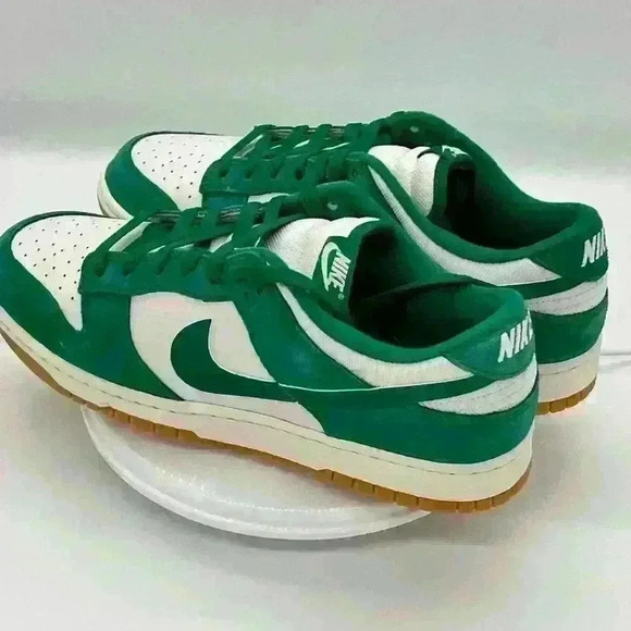 DUNK LOW SE 'PHANTOM/MALACHITE-GUM LIGHT BROWN - Picture 6 of 13